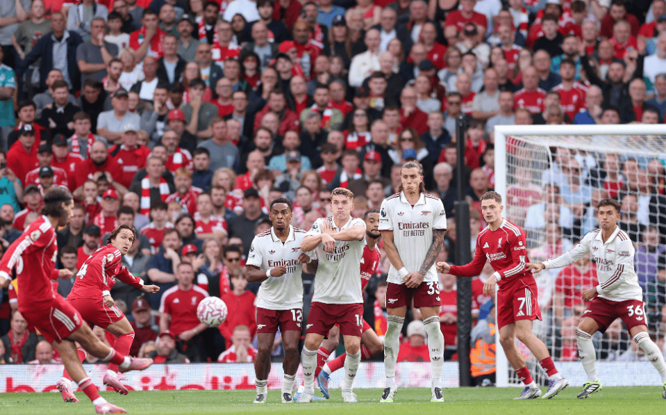 马竞3-2逆转埃因霍温，瑟洛特传射建功，阿尔瓦雷斯破门（马竞3-2上演逆转击退埃因霍温，瑟洛特传射发威，阿尔瓦雷斯破门）