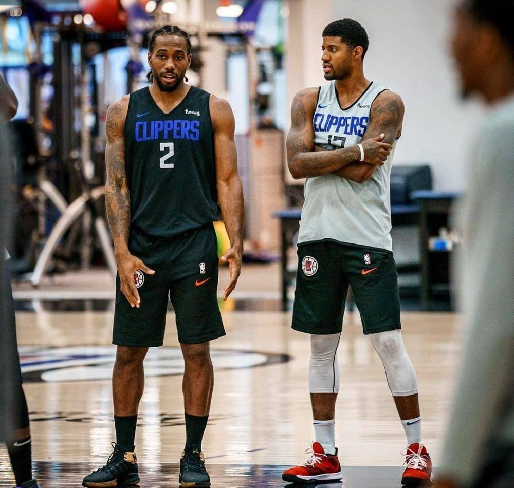 阿森西奥：更衣室百分百支持阿隆索，对方进球前吕迪格被推倒（阿森西奥：更衣室一致支持阿隆索，对手破门前吕迪格曾被推倒）