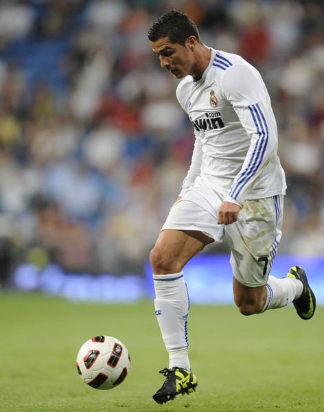 马卡：马斯坦托诺未能适应皇马的挑战，他需要时间去重振旗鼓（马卡：马斯坦托诺尚未适应皇马挑战，仍需时间找回状态）