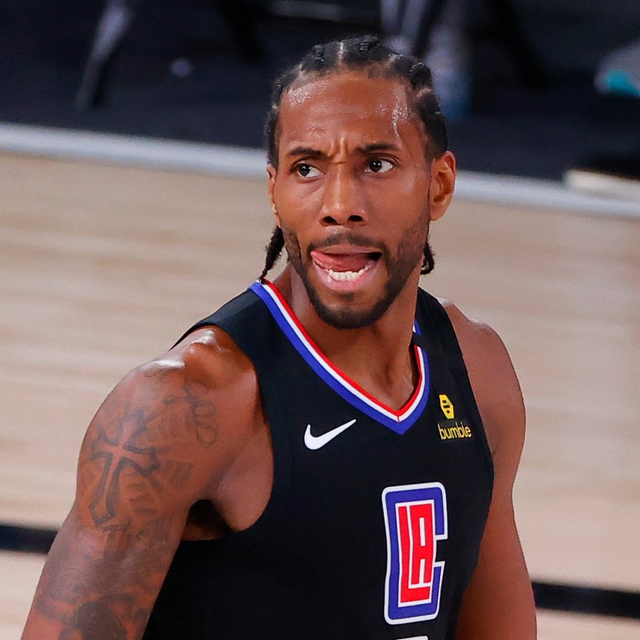 巴特萨基还没来不及走到替补席跟教练击掌普利西奇就完成了进球！（巴特萨基还没来得及在替补席与教练击掌，普利西奇就已破门！）