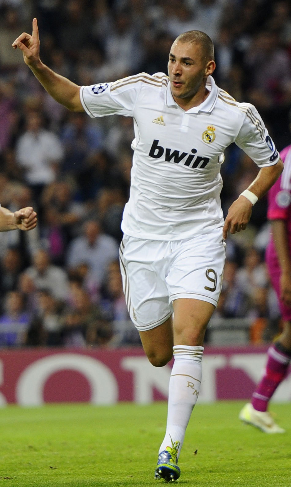 东体：莱昂纳多正进行恢复训练，加布里埃尔也尚未参加合练（东体：莱昂纳多处于康复期训练，加布里埃尔暂未回归合练）