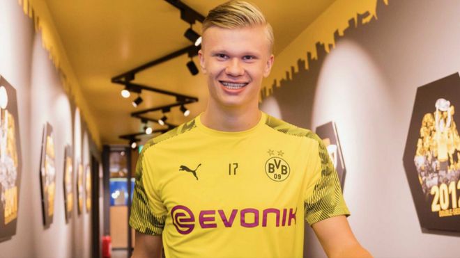 斯诺克英锦赛：斯佳辉6-0零封瑞恩，晋级16强（斯佳辉6-0横扫瑞恩，闯入英锦赛16强）