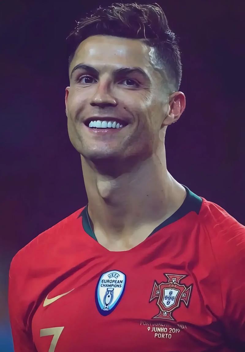 鲍尔半场三分9中7砍下21分8助攻，继15年库里后首人（鲍尔半场三分9投7中砍下21分8助攻，成自2015年库里以来首位达成者）