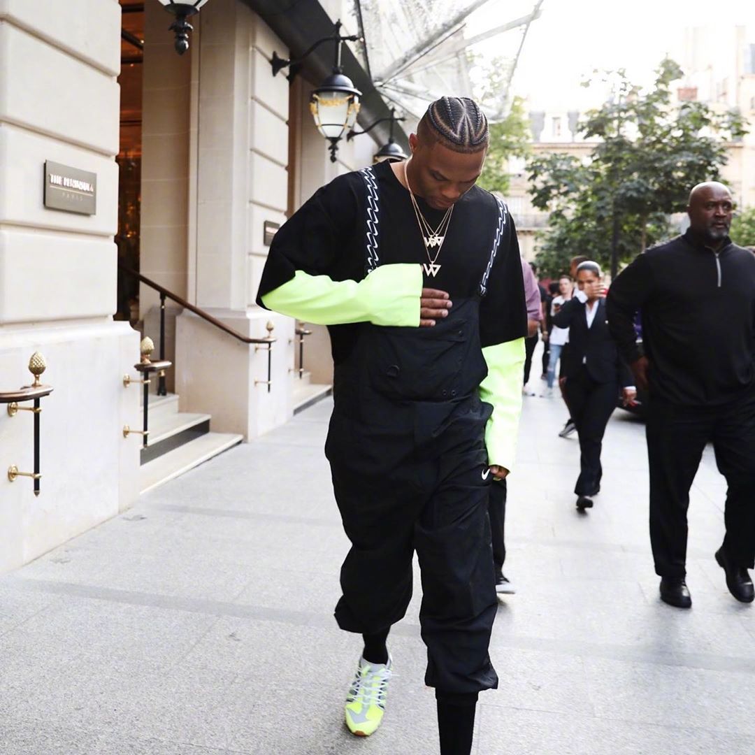 王楚钦说搭档孙颖莎做得非常出色（王楚钦赞扬搭档孙颖莎表现出色）